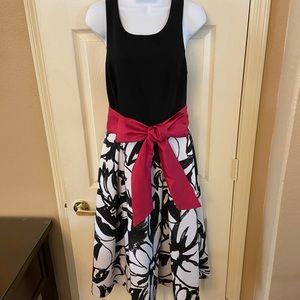 WHBM black and white dress